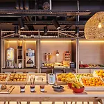 Ibis Centre Gare Hotel 3*