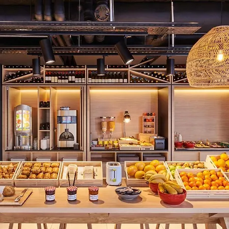 Ibis Centre Gare Hotel 3*