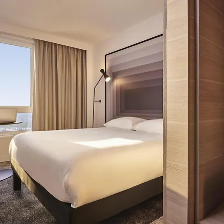 Ibis Centre Gare Hotel 3*