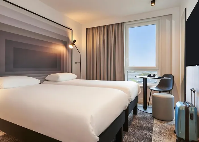 Ibis Centre Gare Hotel 3*