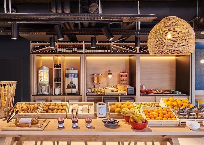 Ibis Centre Gare Hotel 3*